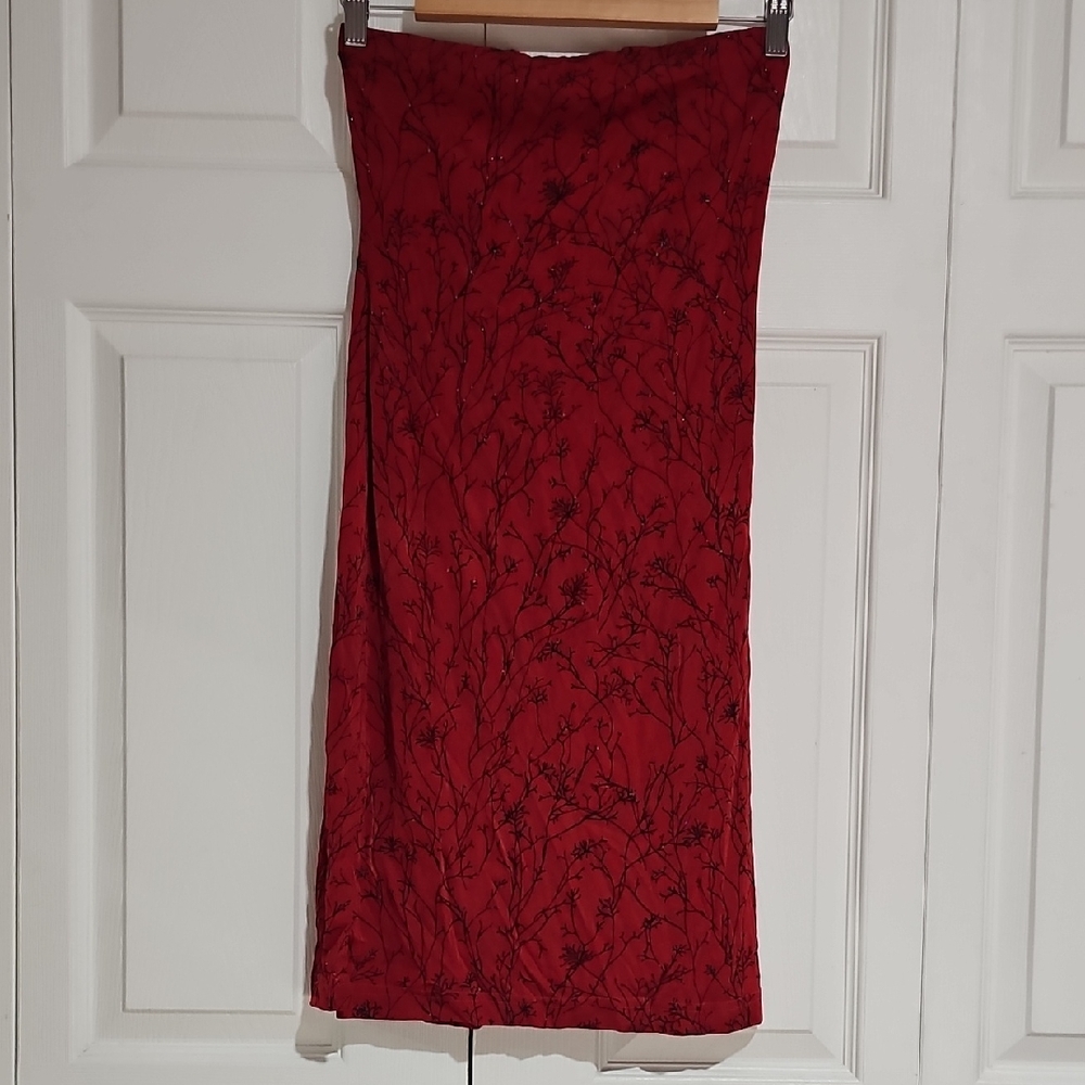 ✨ Hourglass Strapless Red Midi Dress | Velvet Floral Detail | Side Slit ✨